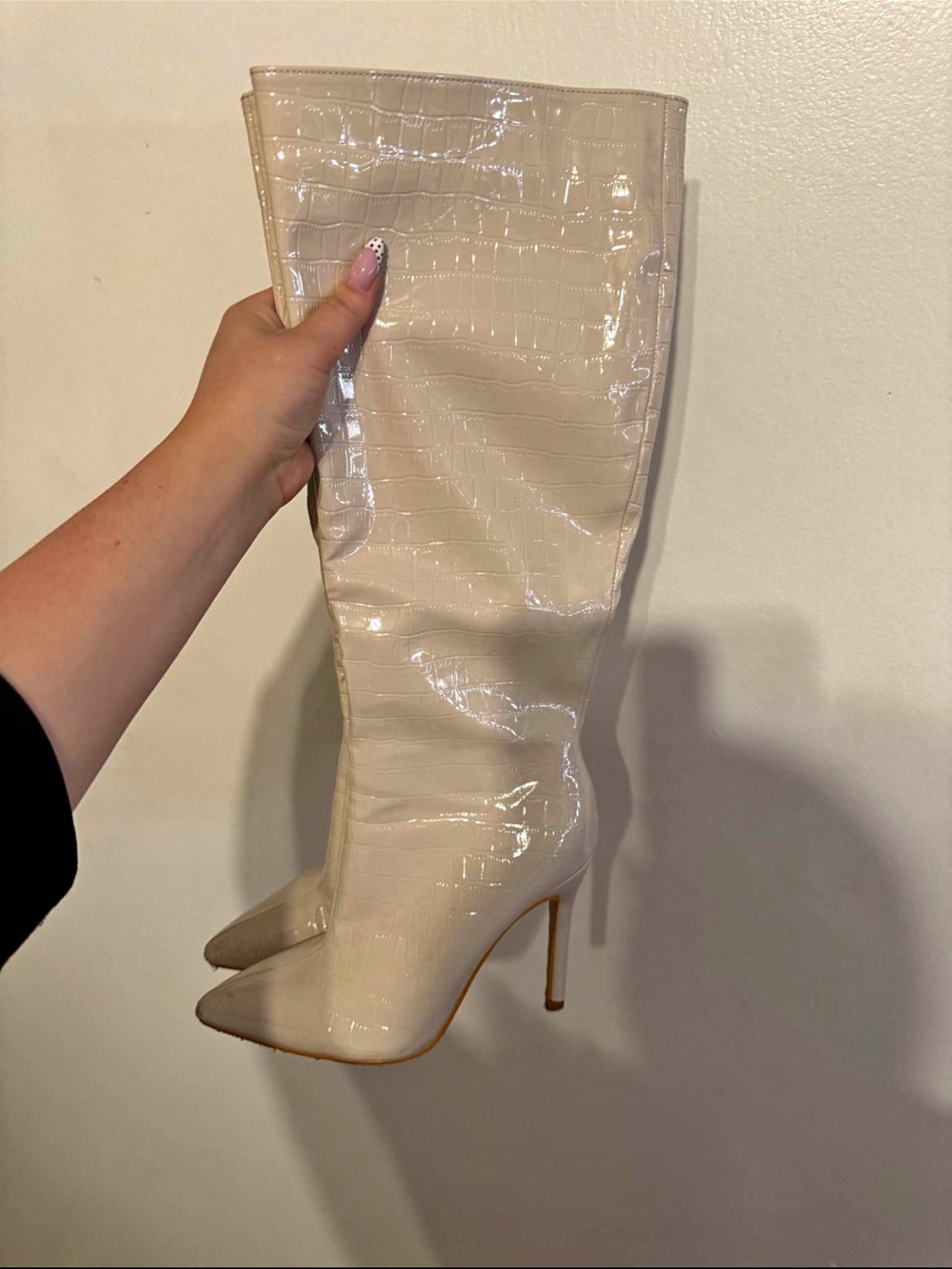 Women's Knee-High Pointed Toe Stiletto Boots - Cream